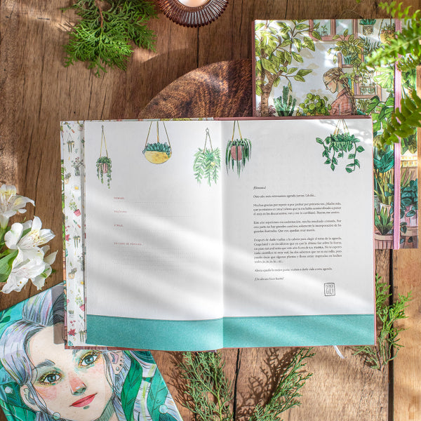 Página de bienvenida de la agenda de Esther Gili para 2024 con portada Sirena e interior a semana vista con malla de puntos