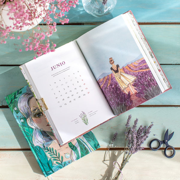 Portadilla de junio de la agenda de Esther Gili para 2024 con portada Sirena e interior a semana vista con malla de puntos