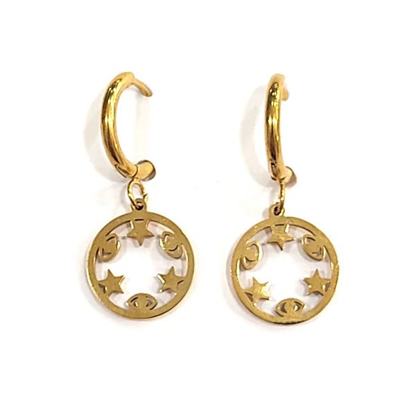 Pendientes de aro dorados con charm círculo con ojos y estrellas