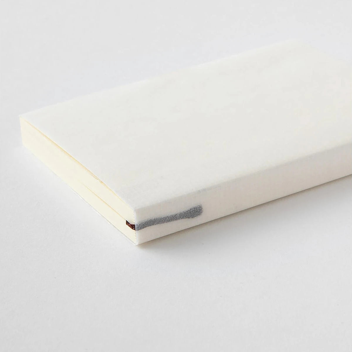 Cuaderno MD de la firma Japonesa Midori, con papel de alta calidad y de pequeño tamaño A7