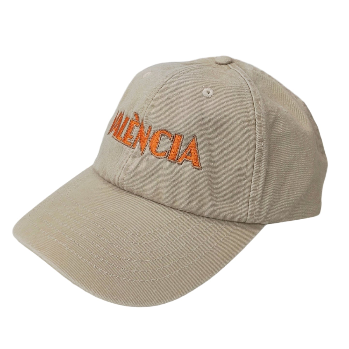 Gorra de color gris piedra cálido, con un letrero "València" en naranja.