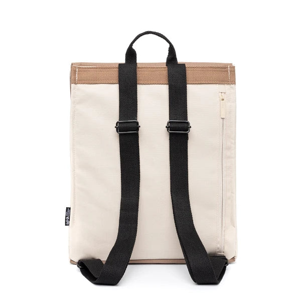 Parte de atrás con correas de algodón negro de la mochila pequeña y reciclada de Lefrik