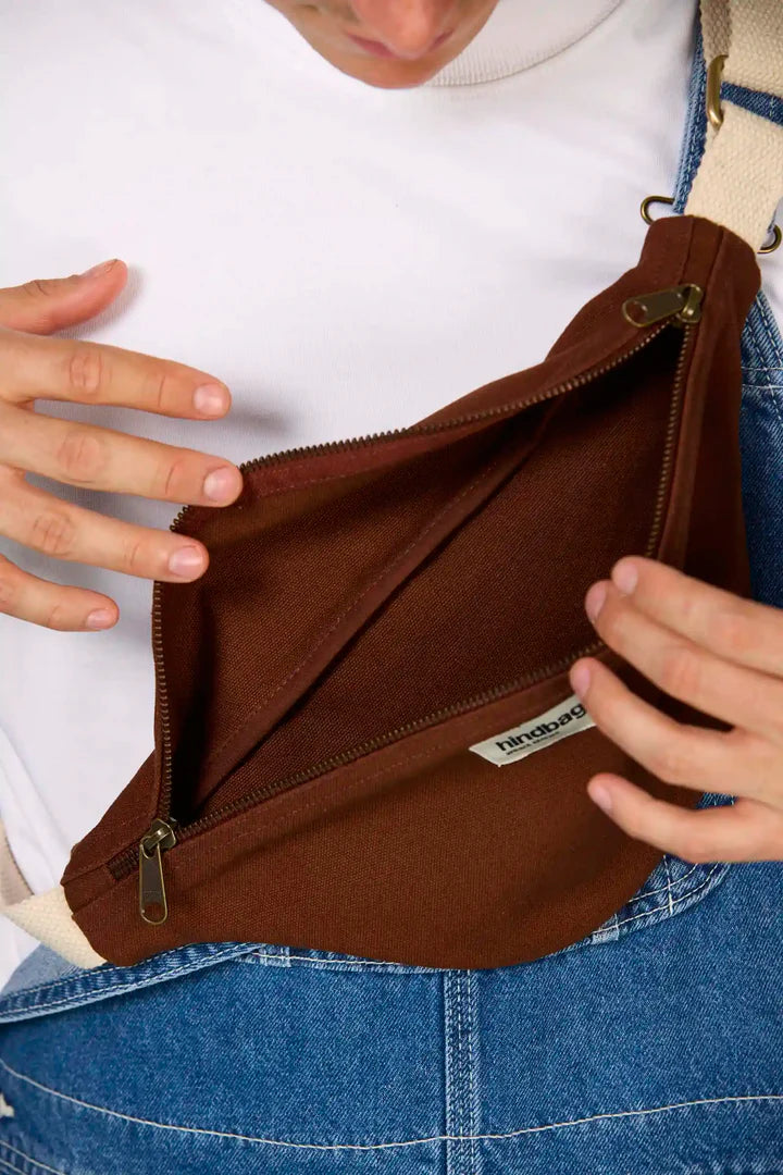 Riñonera Olivia color chocolate de Hindbag