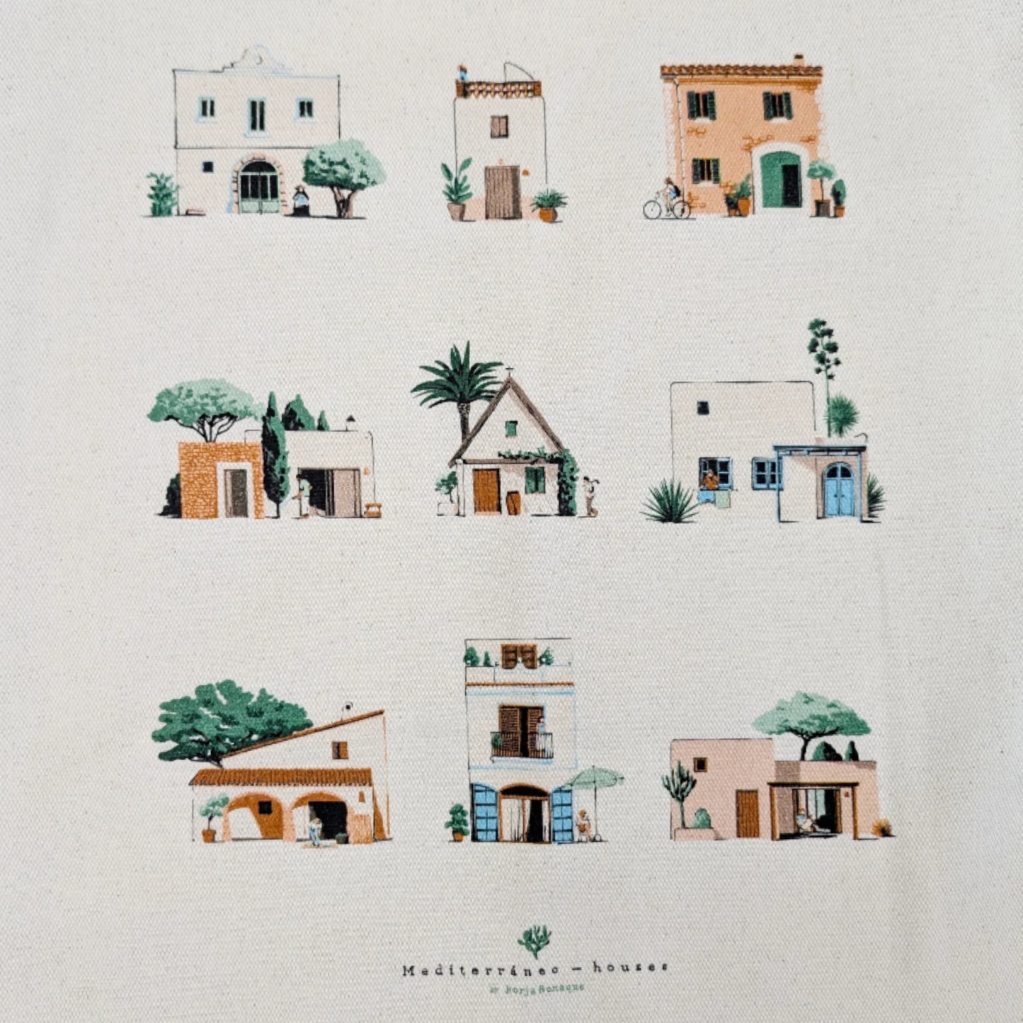 detalle de la bolsa de tela con diseño del ilustrador Borja Bonaque con un dibujo de nueve casas con arquitectura en estilo mediterráneo