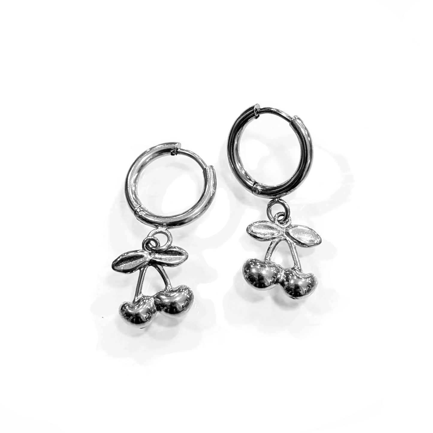 pendientes de arete en forma de cerezas plateadas de acero inoxidable