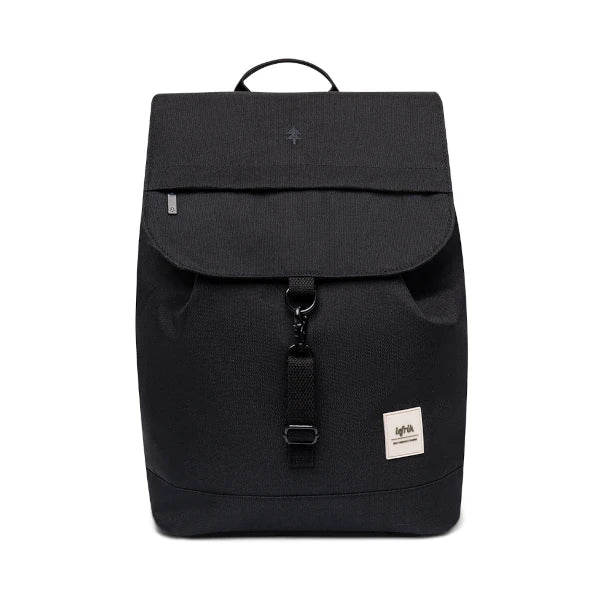 Mochila negra 100% reciclada de botellas de plástico de la marca española Lefrik