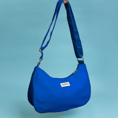 Bolso mediano modelo Rosa en color azul eléctrico de la marca francesa Hindbag
