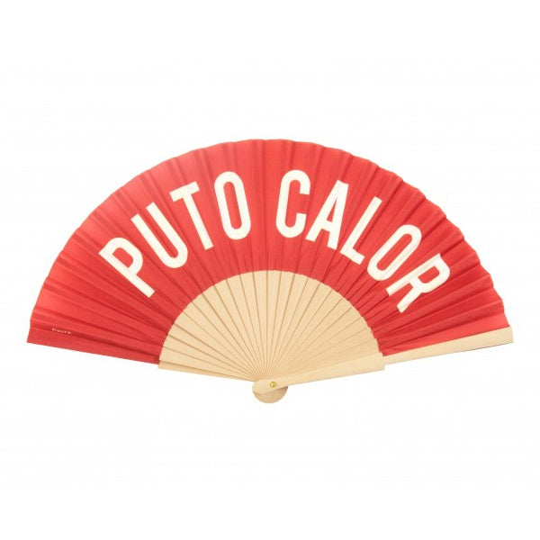 Abanico de tela roja con varillas de madera y el texto "puto calor" en letras mayúsculas y color blanco.