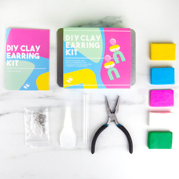 Contenido de la caja para hacer pendientes con arcilla DIY