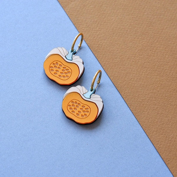 Pendientes de aro de metacrilato con forma de calabaza partida