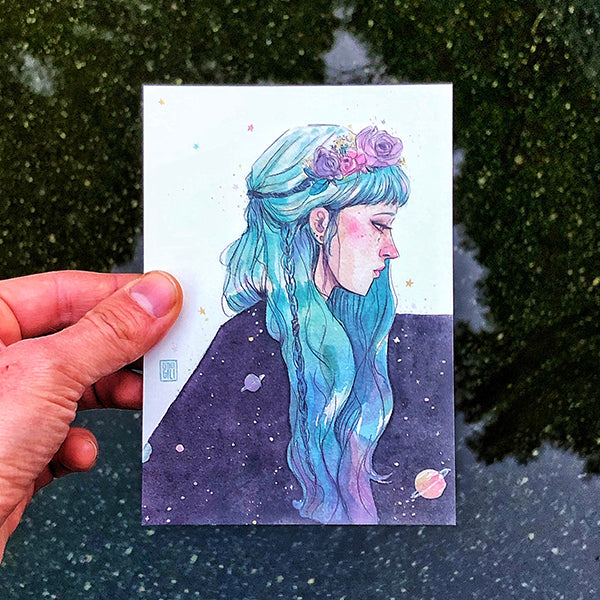 Ilustración de Noche de esther Gili en tamaño postal incluida en el pack negro de postales