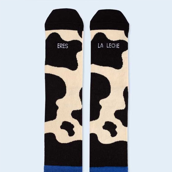 Calcetines eres la leche con diseño de piel de vaca en color crema y negro