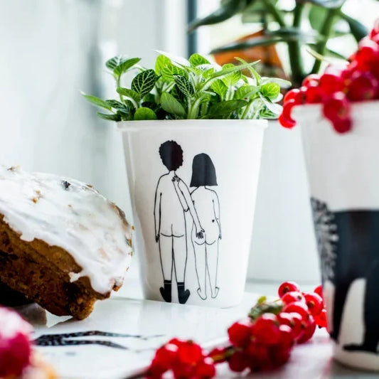 Vaso con ilustración de pareja amorosa de helen.b