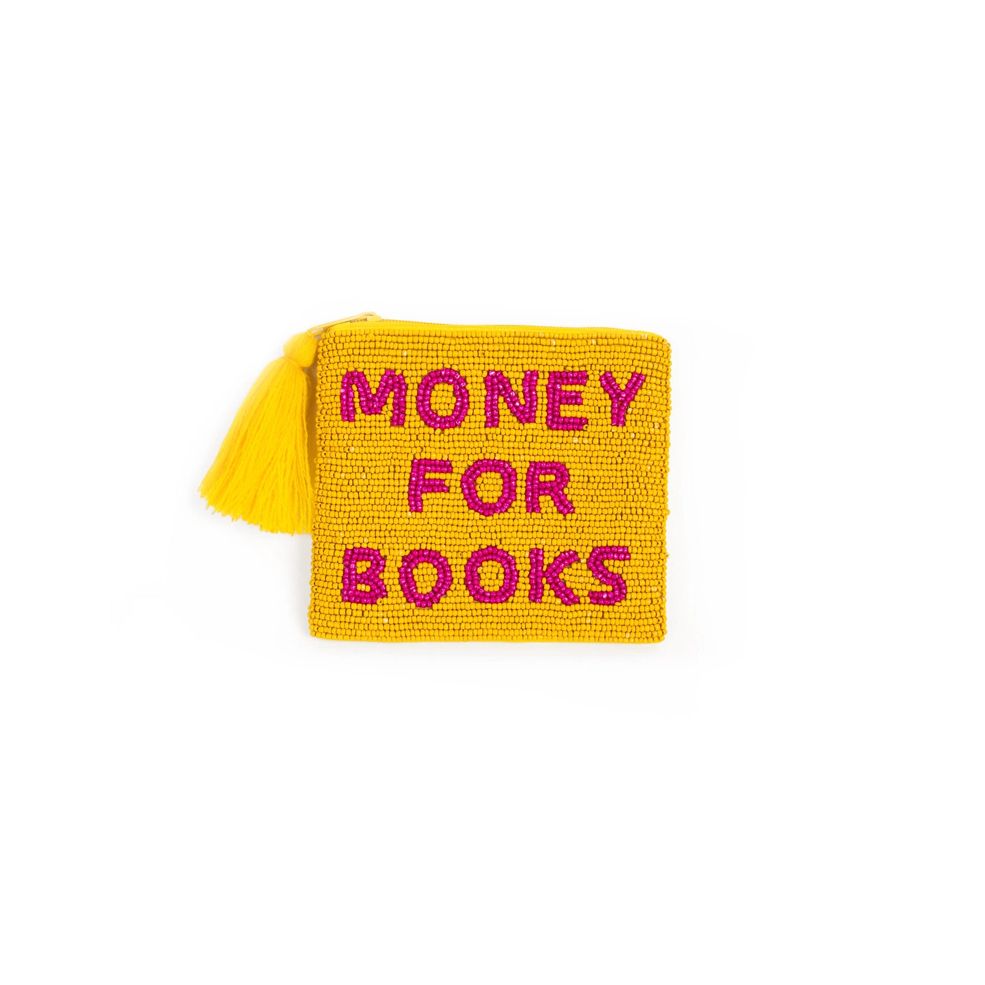 monedero pequeño hecho con cuentas de cristal amarillas y con el texto "money for books en cuentas de color rosa. Con una borla de color amarillo colgada de la cremallera