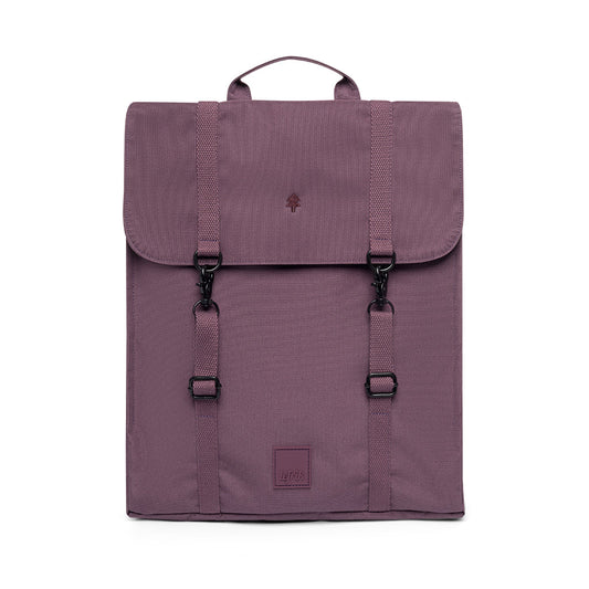parte frontal de la mochila de lefrik del modelo handy stripes en color maroon con dos cierres metálicos y el logo de la marca cosido en la solapa de cierra, y la marca lefrik escrito en una solapa en la parte inferior central
