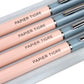 Detalle de los bolígrafos de diseño de colores rosa nude y gris zinc de los diseñadores  Papier Tigre de París