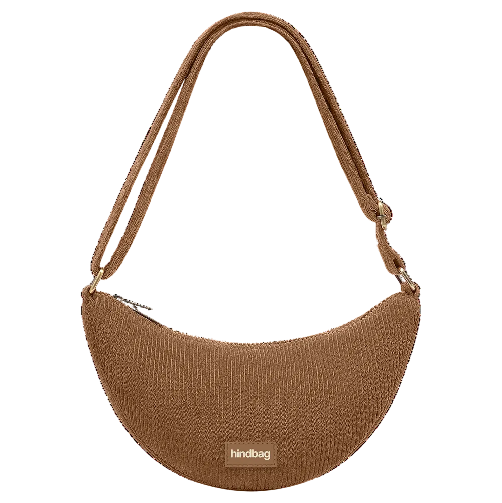 bolso de pana con forma de media luna en color marrón café con leche de la marca francesa Hindbag