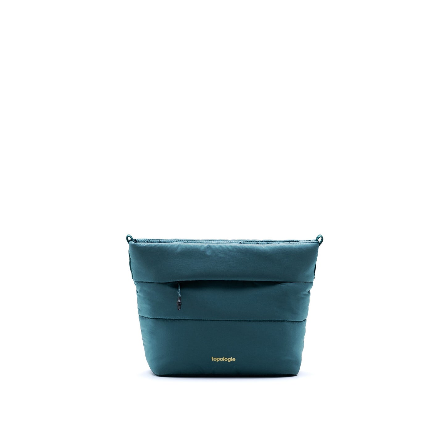 Parte delantera del bolso de la marca Topologie, modelo Besace en color turquesa profundo con el nombre de la marca encima y una cremallera delantera, sin correa sobre fondo blanco. 