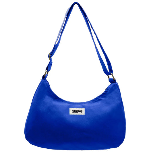 Bolso mediano para llevar al hombro en color azul eléctrico