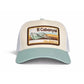 Gorra con visera del barrio del Cabañal en Valencia con un parche bordado con el diseño de una barca y redes de pesca en colores azules 