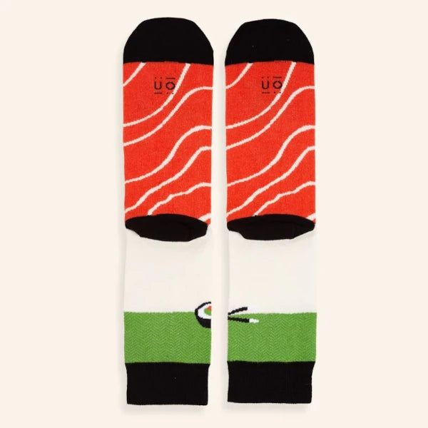 Parte de atrás de los calcetines Tienes Rollazo de UO con los colores del sushi