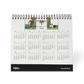 Calendario anual dentro del almanaque de mesa 2026 de Macanudo de Liniers