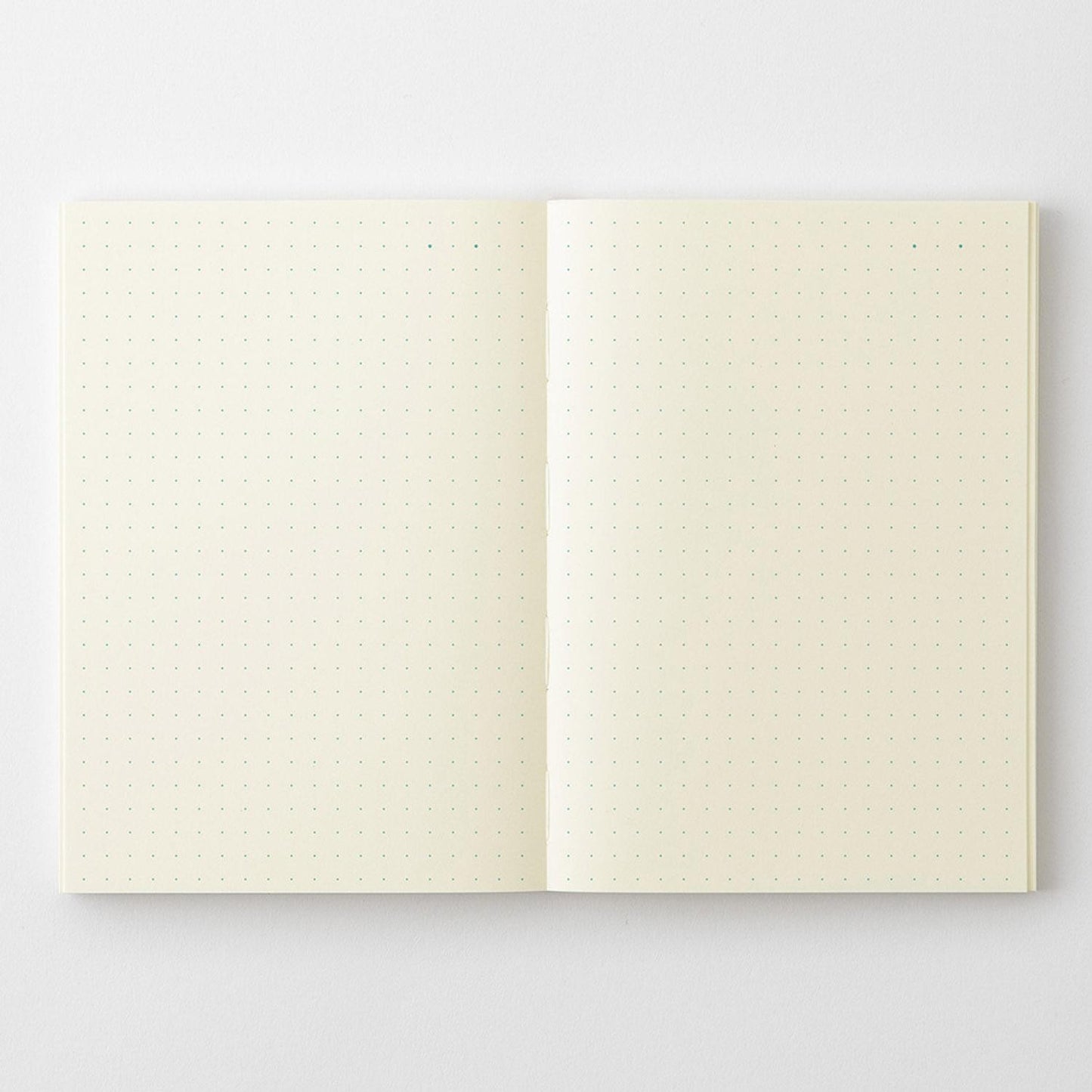 Interior de la libreta tamaño A6 con trama de puntos de la marca japonesa MD Products de Midori