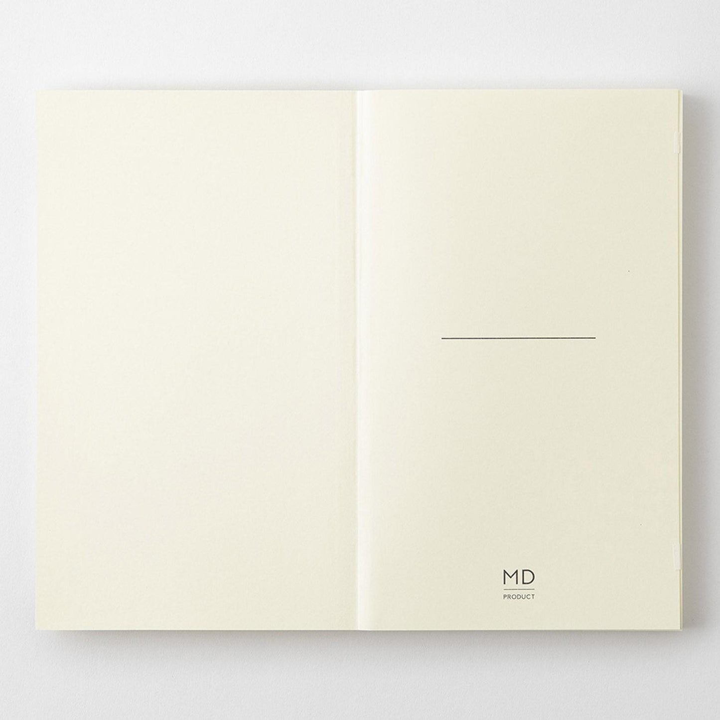 Página inicial de la libreta tamaño B6 con trama de puntos de la marca japonesa MD Products de Midori