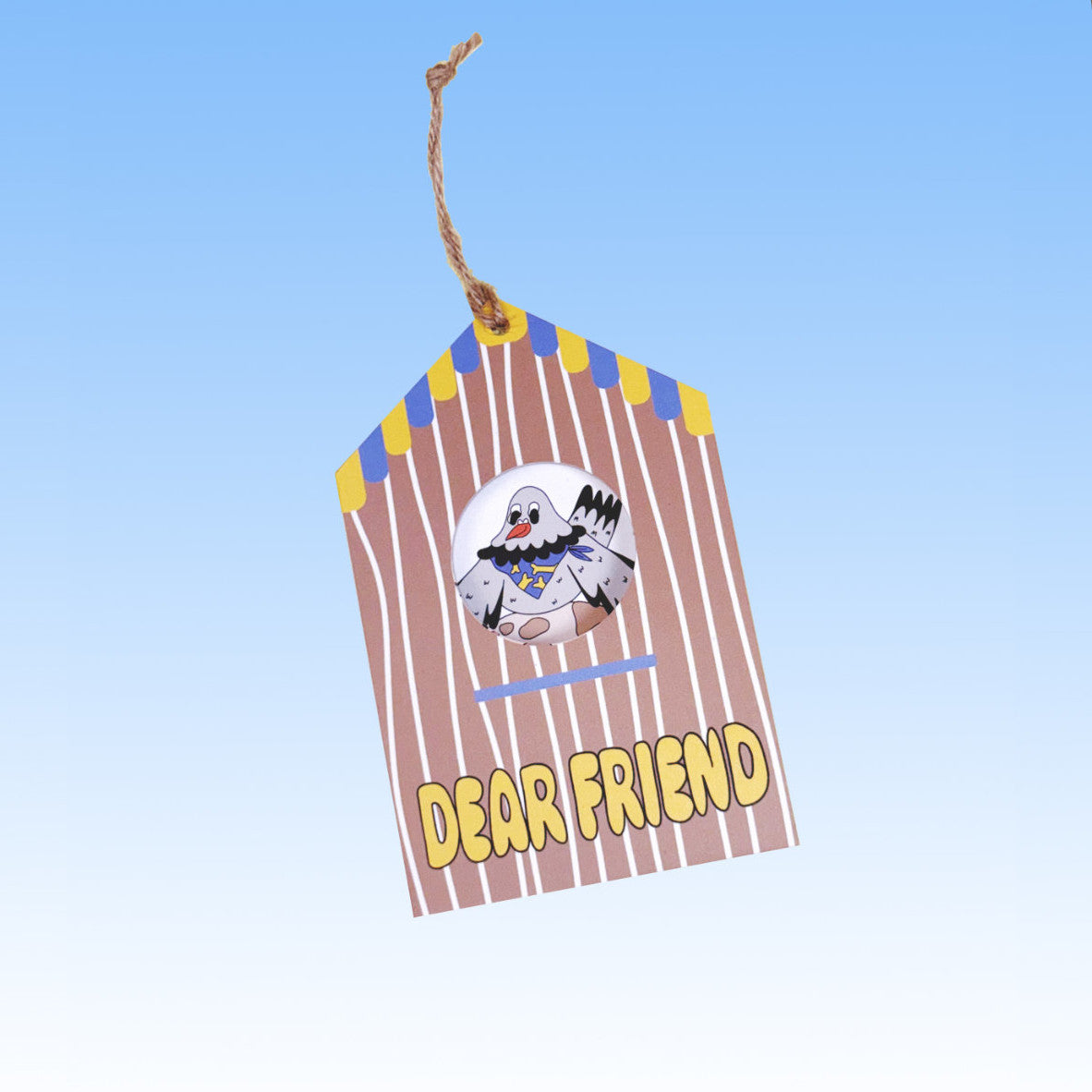 Tarjeta "Dear Friend" de Miss Feathers, vista frontal con su ilustración