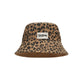 Gorro de pescador de tejido orgánico estampado con manchas de leopardo sobre fondo canela de la marca francesa Hindbag