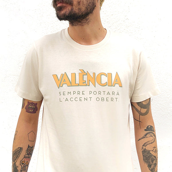 Samarreta reivindicativa en valencià amb la frase "València sempre portarà l'accent obert" de la dissenyadora Vir Palmera