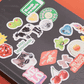 Gif de la cubierta plástica sobre la portada personalizada con pegatinas de la agenda Journal Session 2027