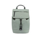 Vista frontal de la mochila Kaut mini Arles verde Acacia de Lefrik, con solapa, cierre de gancho y asa superior.
