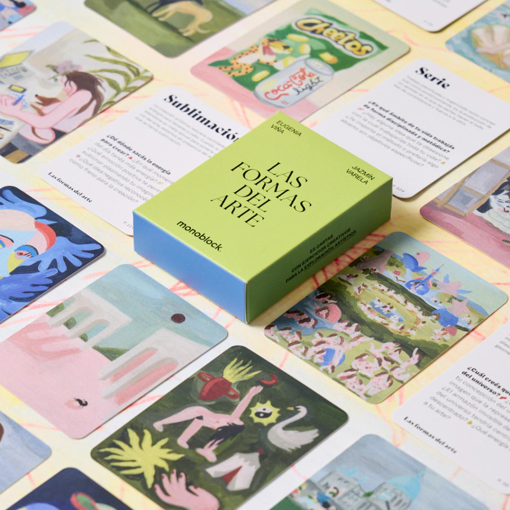 Caja del oráculo las formas del arte con cartas alrededor