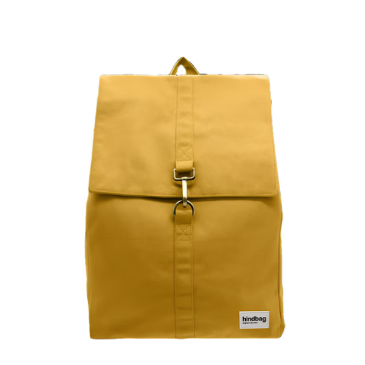 Mochila mostaza reciclada e impermeable de la marca francesa Hindbag