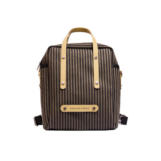 Mochila convertible reciclada a rayas verticales marrones con correa y detalles en amarillo vainilla