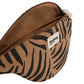 riñonera Olivia de Hindbag en color marrón canela y estampado de cebra abierta