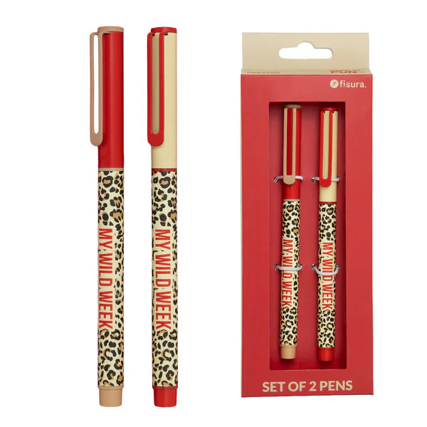 pack de dos bolis con el texto My wild week y estampado de leopardo con una tapa roja y la otra amarilla
