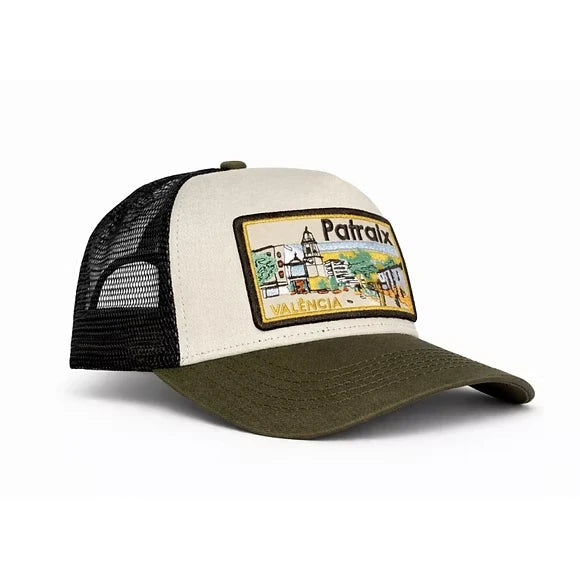 Gorra con visera con un parche del barrio de Patraix en Valencia