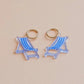 Pendientes de metacrilato con forma de tumbona de playa a rayas azules