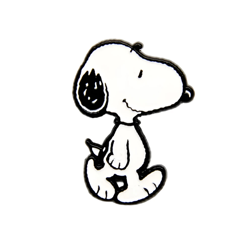 Pin de metal con forma de perro Snoopy de Peanuts emocionado