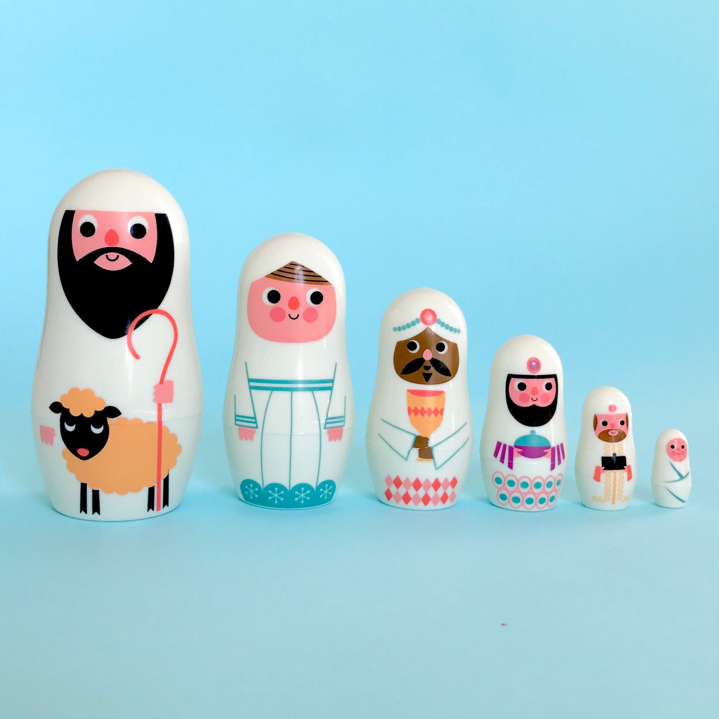Figuras del portal de Belén de mayor a menor formando una muñeca rusa