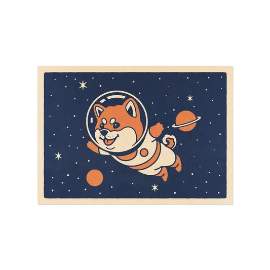 Detalle de postal de yeaaah studio de un shiba en el espacio vestido de astronauta