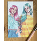Postal con ilustración de dos mujeres con melenas colores rosa y azul enlazadas en una trenza de color morado de la que brotan flores