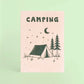 postal con semillas dentro de la marca resetea con un dibujo de una tienda de campaña, unos árboles y la luna y las estrellas con el texto Camping