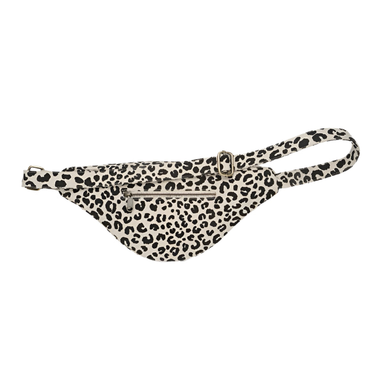 Parte de atrás de la riñonera leopardo con fondo beige de la marca francesa Hindbag