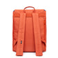 Parte trasera con bolsillo y correas acolchadas de la mochila Scout naranja de Lefrik: espaciosa, reciclada e impermeable