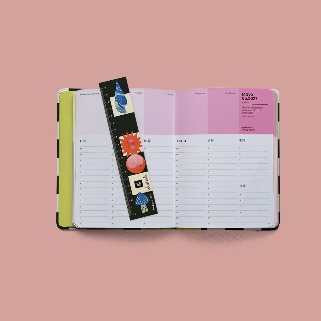 agenda Happimess Mi Superplán 2027 abierta con planificación a semana vista y marcapáginas