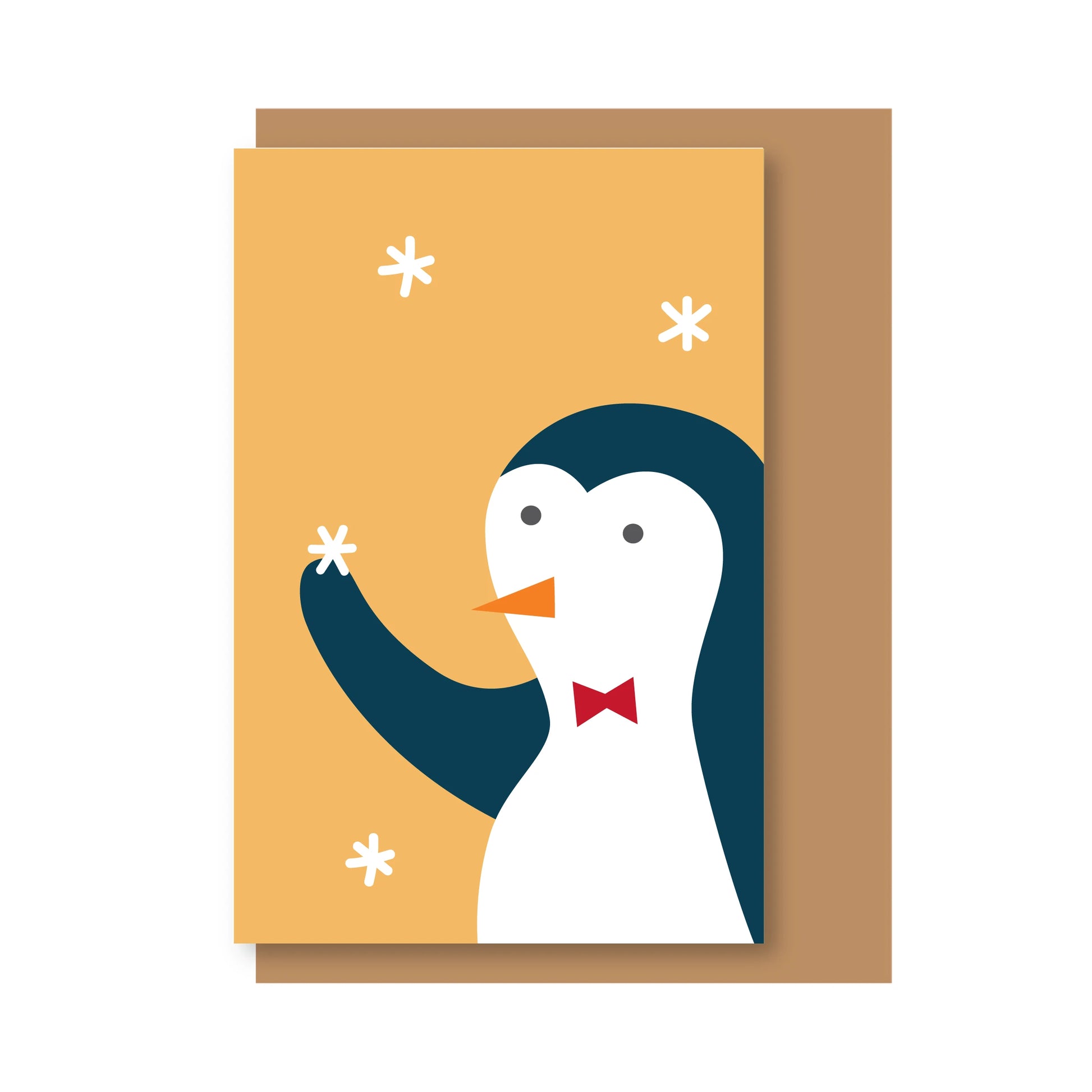 Tarjeta de navidad con un pingüino saludando y sobre de papel craft ilustrada por Elisa Talens