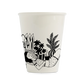 Vaso de cerámica blanca ilustrado por Helen B en línea negra con una chica dormida frente a unas macetas con plantas. 